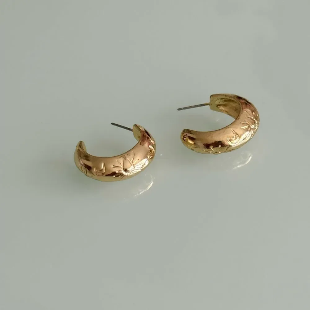 Elegant Gold Hoop Earrings A1029